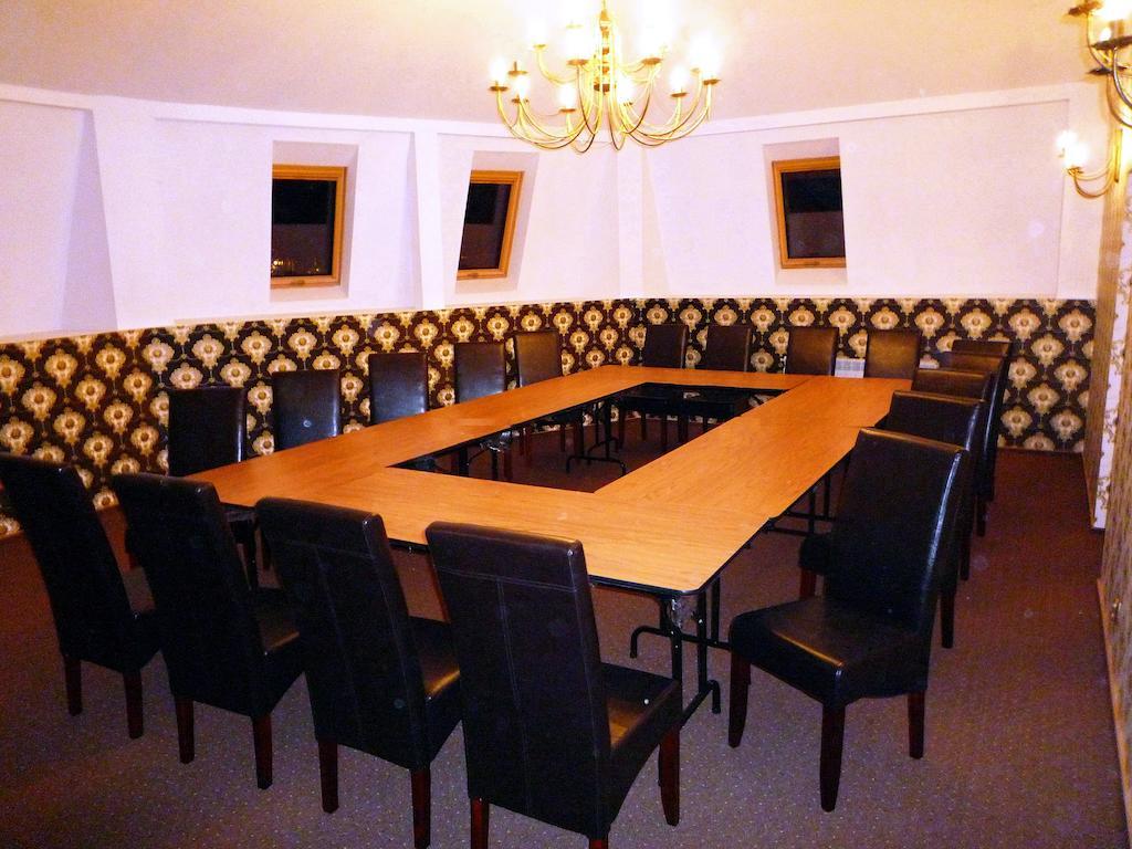 Hotel Magnat Ostrowiec Świętokrzyski Esterno foto