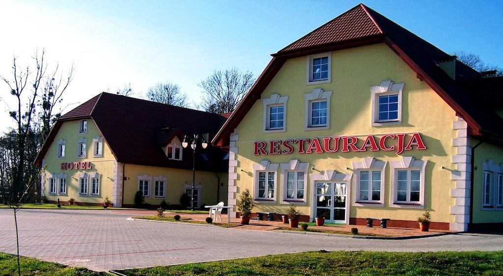 Hotel Magnat Ostrowiec Świętokrzyski Esterno foto