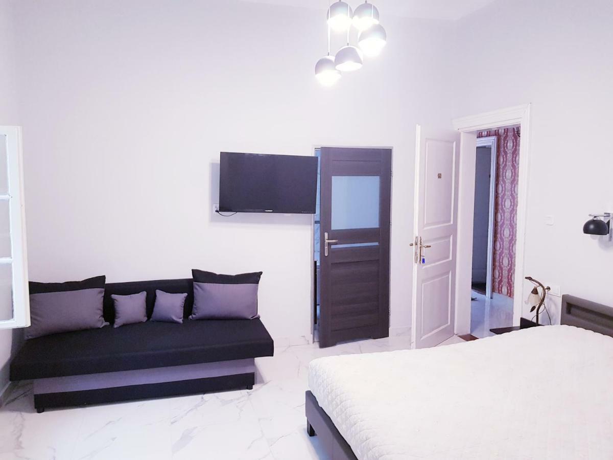 Hotel Magnat Ostrowiec Świętokrzyski Esterno foto